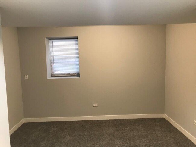 Building Photo - 3210 S May St