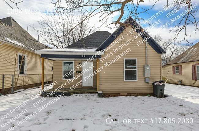 Primary Photo - 2 Bedroom / 1 Bath Central Location Near K...