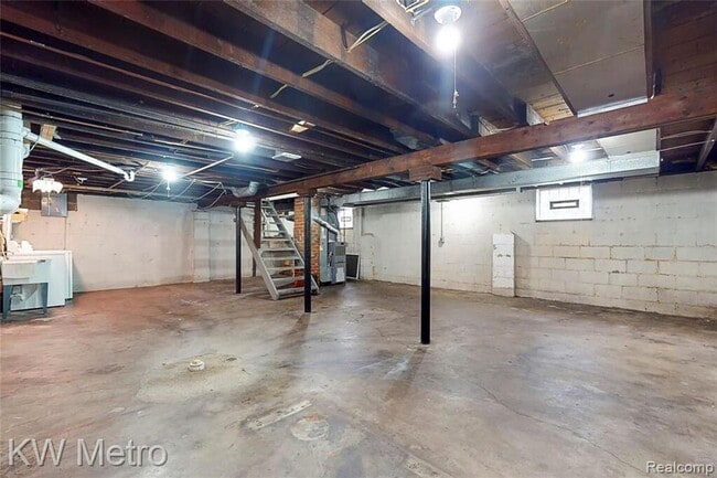 Building Photo - 865 W Marshall St