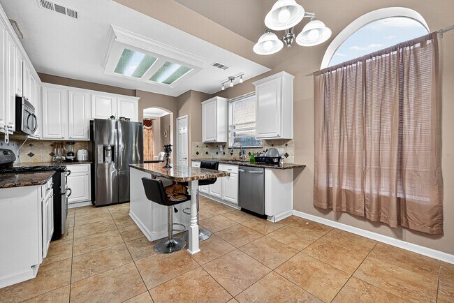 Building Photo - 2506 Parkhaven Dr