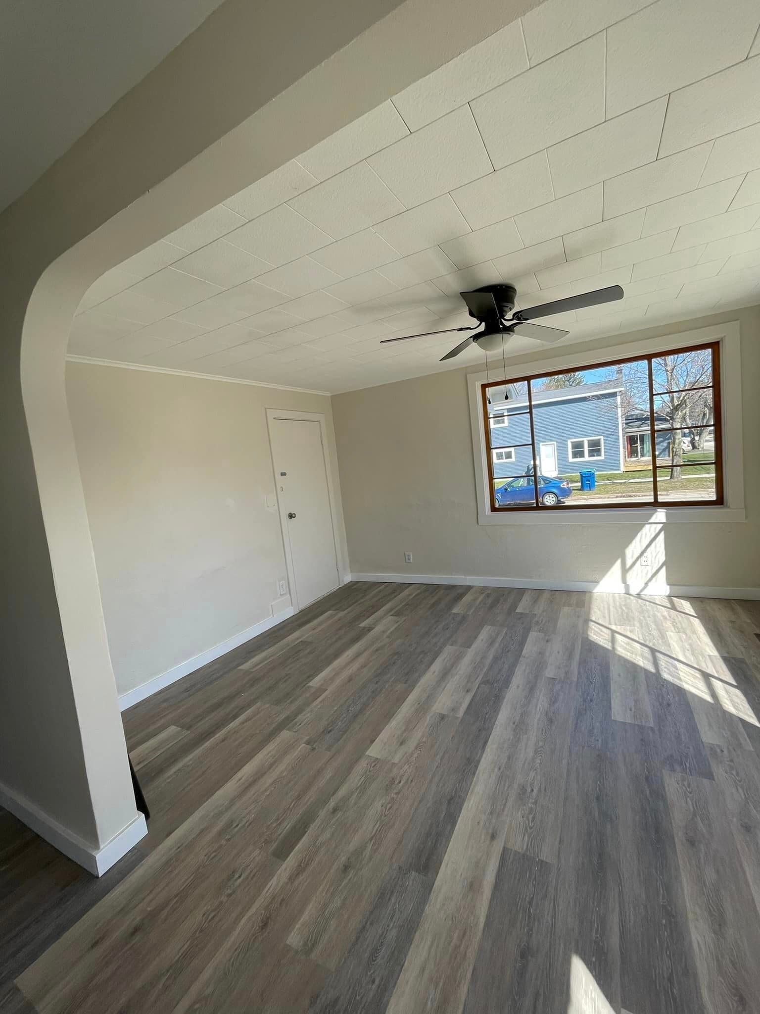 Building Photo - 308 5th St