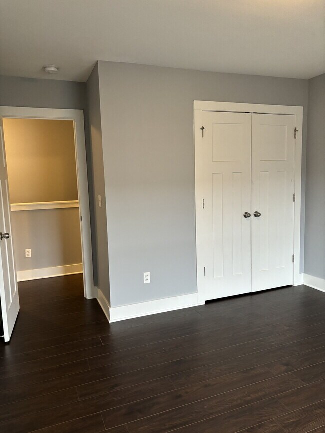 Building Photo - $500 Discount 1st month - 3 bedrooms/2.5 b...