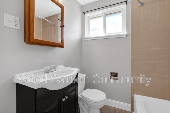 Building Photo - 5450 Creekside Ct