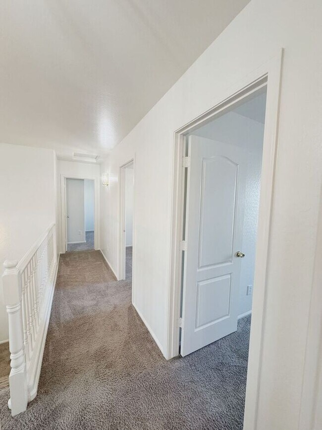 Building Photo - 4 BED, 2.5 BATH HOME IN CIRCLE CROSS RANCH SAN TAN VALLEY, AZ