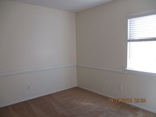 Building Photo - 31419 Orchard Ln