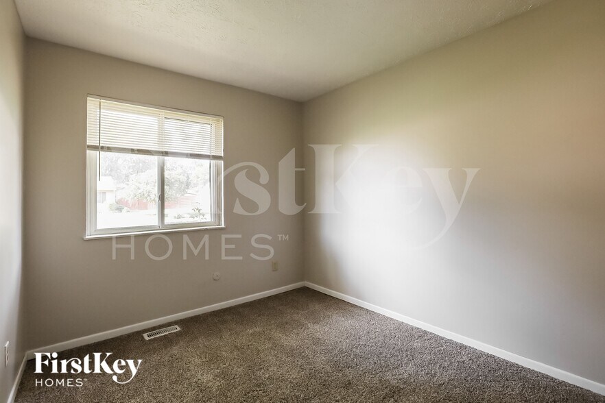 Building Photo - 5607 Northport Dr