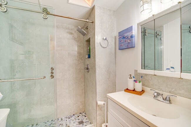 Building Photo - 1161 Nettles Blvd