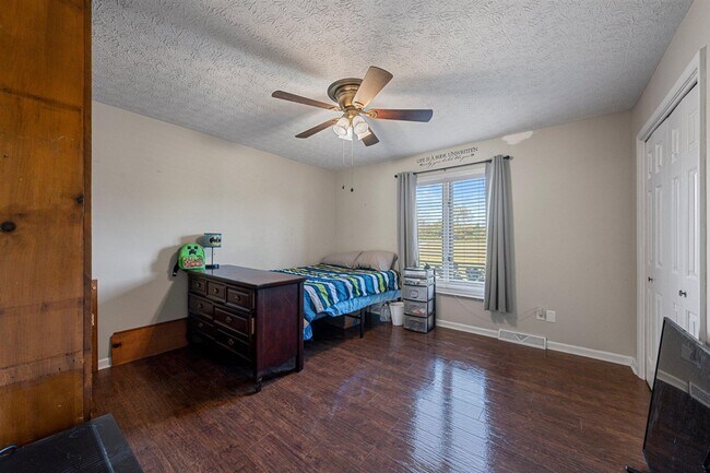 Building Photo - 5277 Bristow Rd