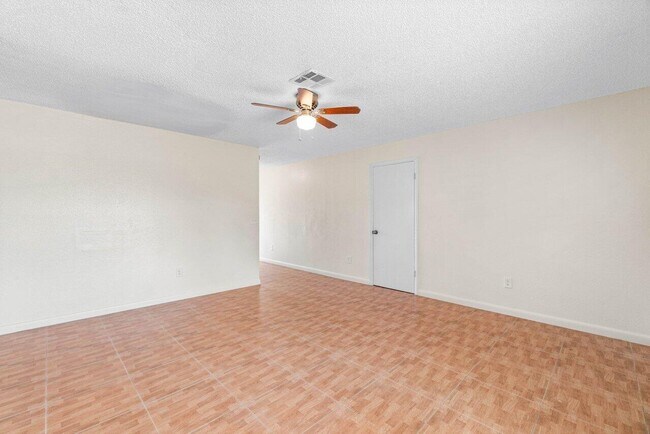 Building Photo - 4787 Gulfstream Rd