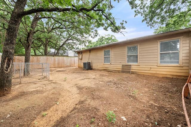 Building Photo - 1217 Hidden Creek Dr