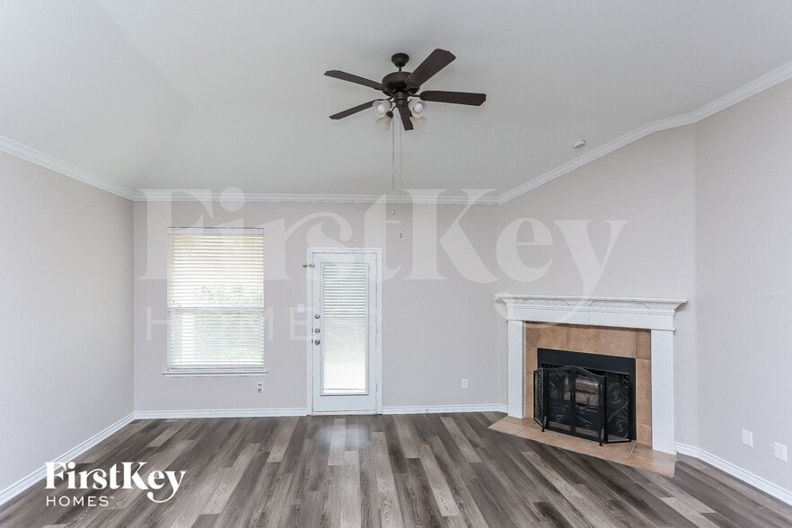 Building Photo - 905 Sheryn Dr