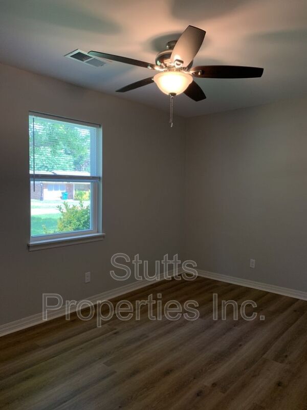 Building Photo - 1307 S Adams St