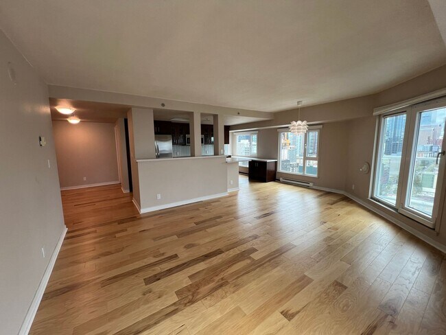 Building Photo - Beautiful Home In Arbor Place Tower