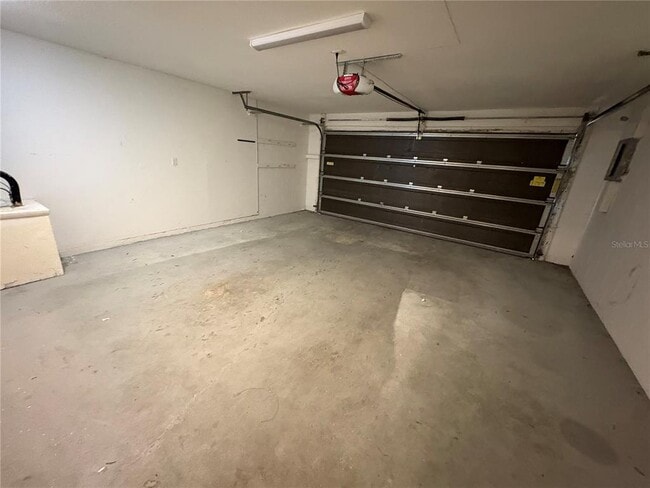 Building Photo - 615 Floral Cir