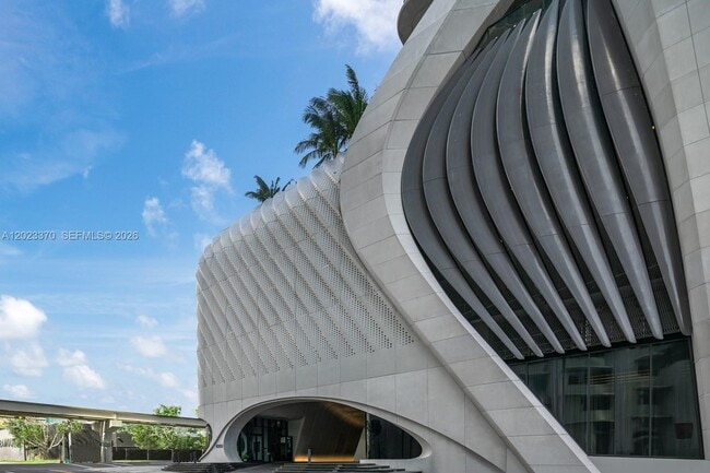 Building Photo - 1000 Biscayne Blvd