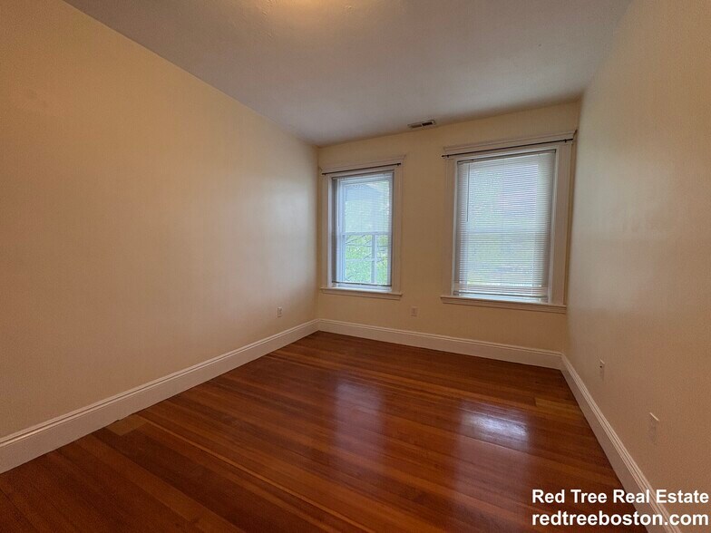 Building Photo - 191 Winthrop Rd