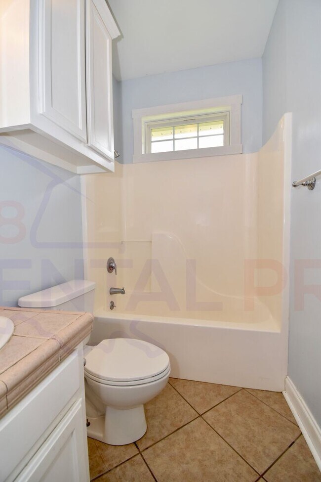 Building Photo - 3 Bed, 2 Bath Home in Ruston!