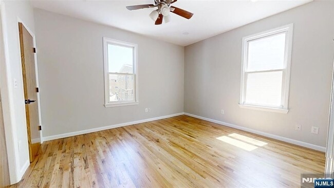 Building Photo - 11 Schuyler Ct