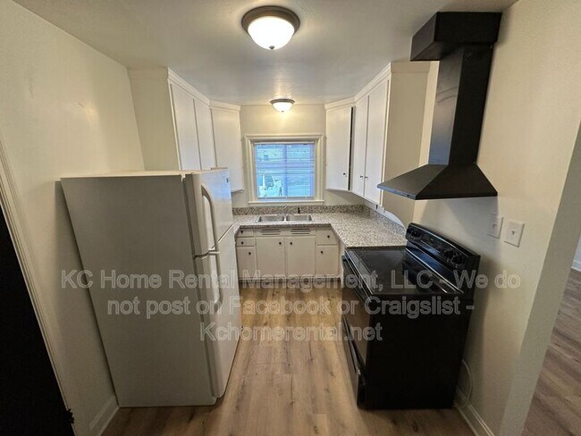 Building Photo - 4748 Eastern Ave