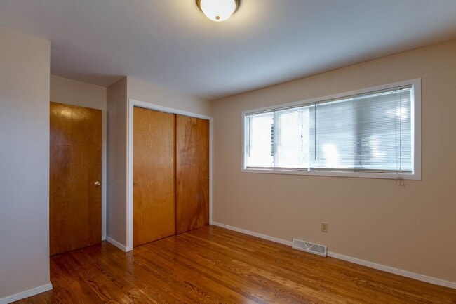 Building Photo - 1816 Elaine Dr