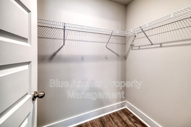 Building Photo - 109 S Grassland Rd