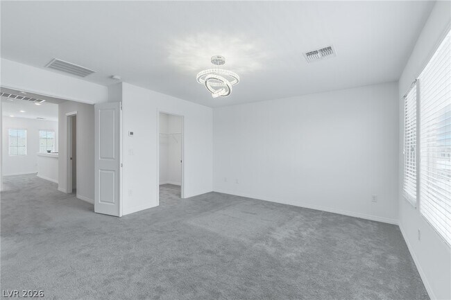 Building Photo - 638 Great River Ave