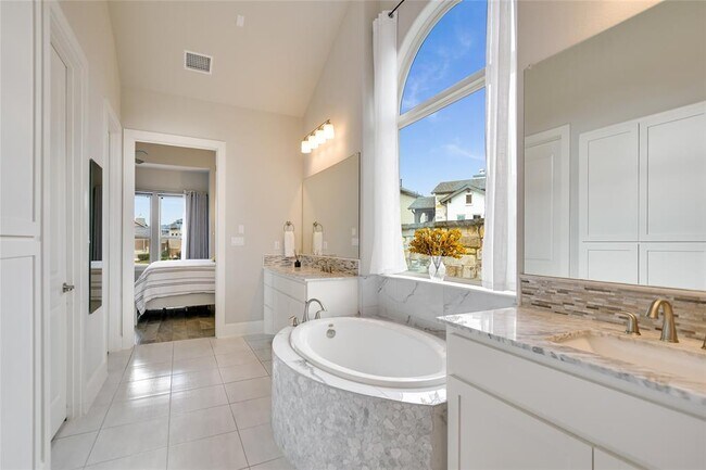 Building Photo - 949 Indian Hawthorne Dr