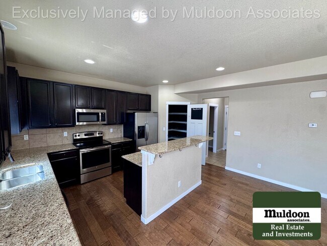Building Photo - Spacious 5 Bedroom, 3.5 Bath Home with 3-Car Garage, and Pet-Friendly Living in 80925!