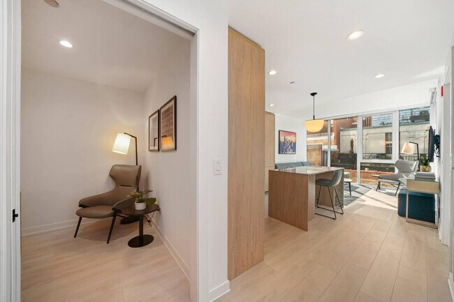 Building Photo - 360 W Illinois St