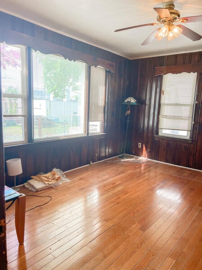 Building Photo - 27 Hudson St