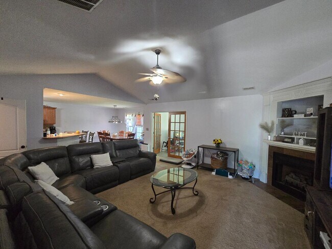 Building Photo - 441 Corsegan Rd