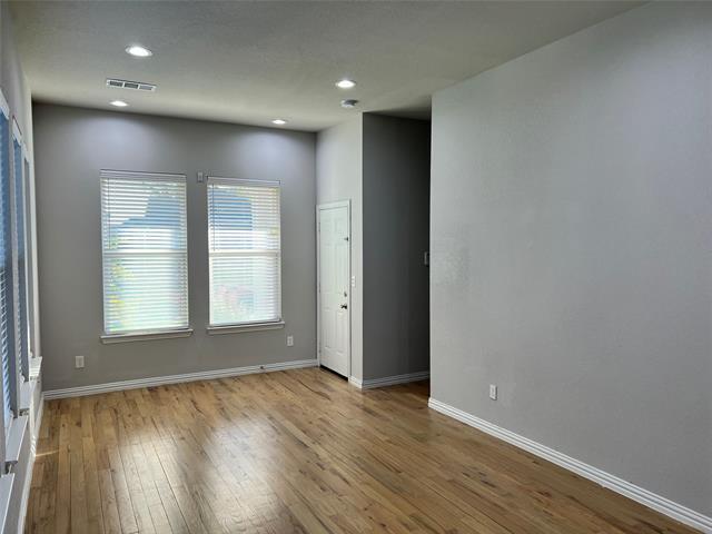 Building Photo - 319 W Page Ave