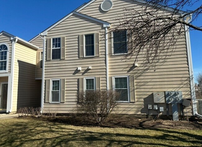 Building Photo - 633 W Streamwood Blvd