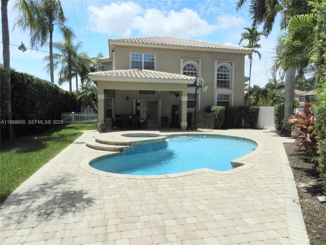 Building Photo - 210 La Costa Ct