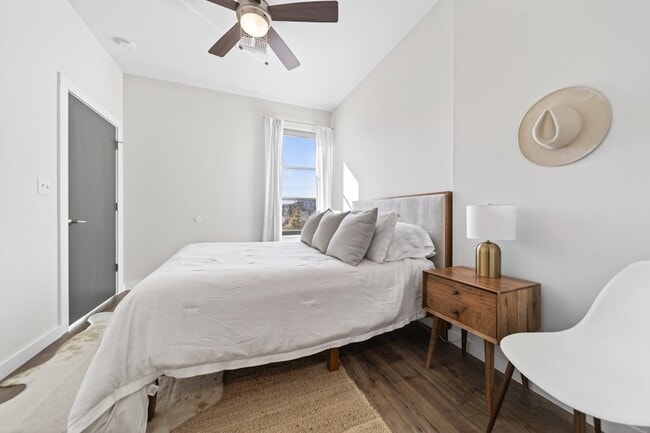 Building Photo - 1900 12th Ave S