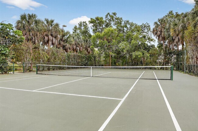 Building Photo - 9999 Summerbreeze Dr