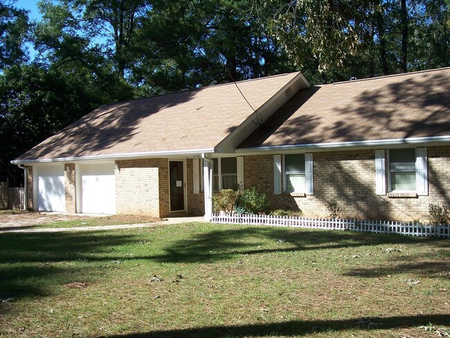 Building Photo - 3688 Idle Creek Dr