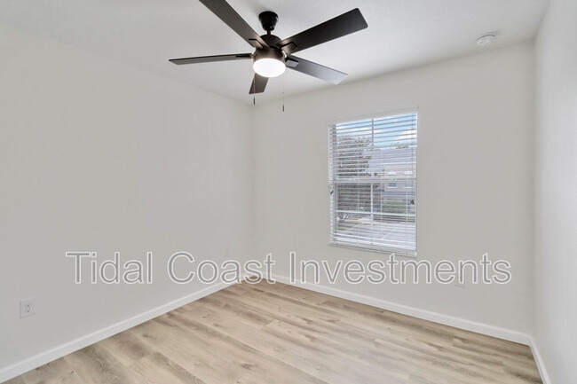 Building Photo - 113 Carina Cir