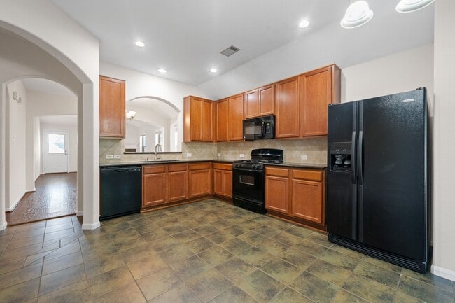 Building Photo - 3031 Lockeridge Village Dr