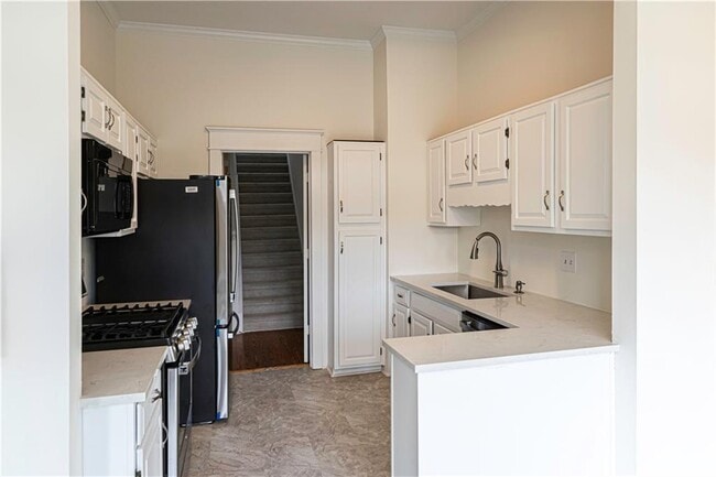 Building Photo - 815 Edgewood Ave NE