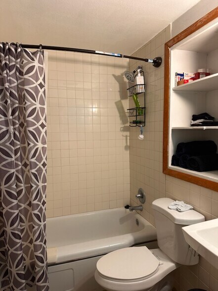 Building Photo - 512 Ryan St