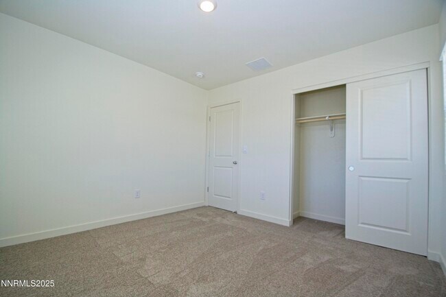 Building Photo - 843 Orchard Rock Dr