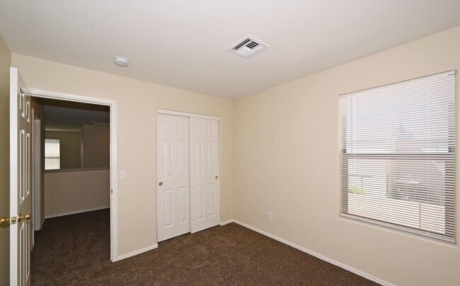 Building Photo - BEAUTIFUL 3 BEDROOM PLUS HUGE LOFT  for RENT