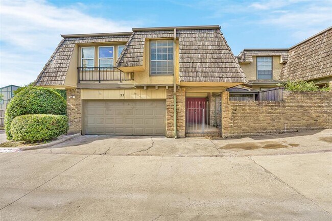 Building Photo - 8560 Park Ln