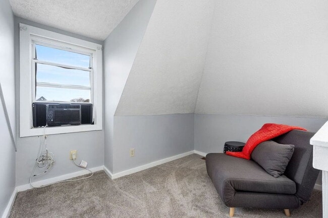 Building Photo - 1373 Indianola Ave