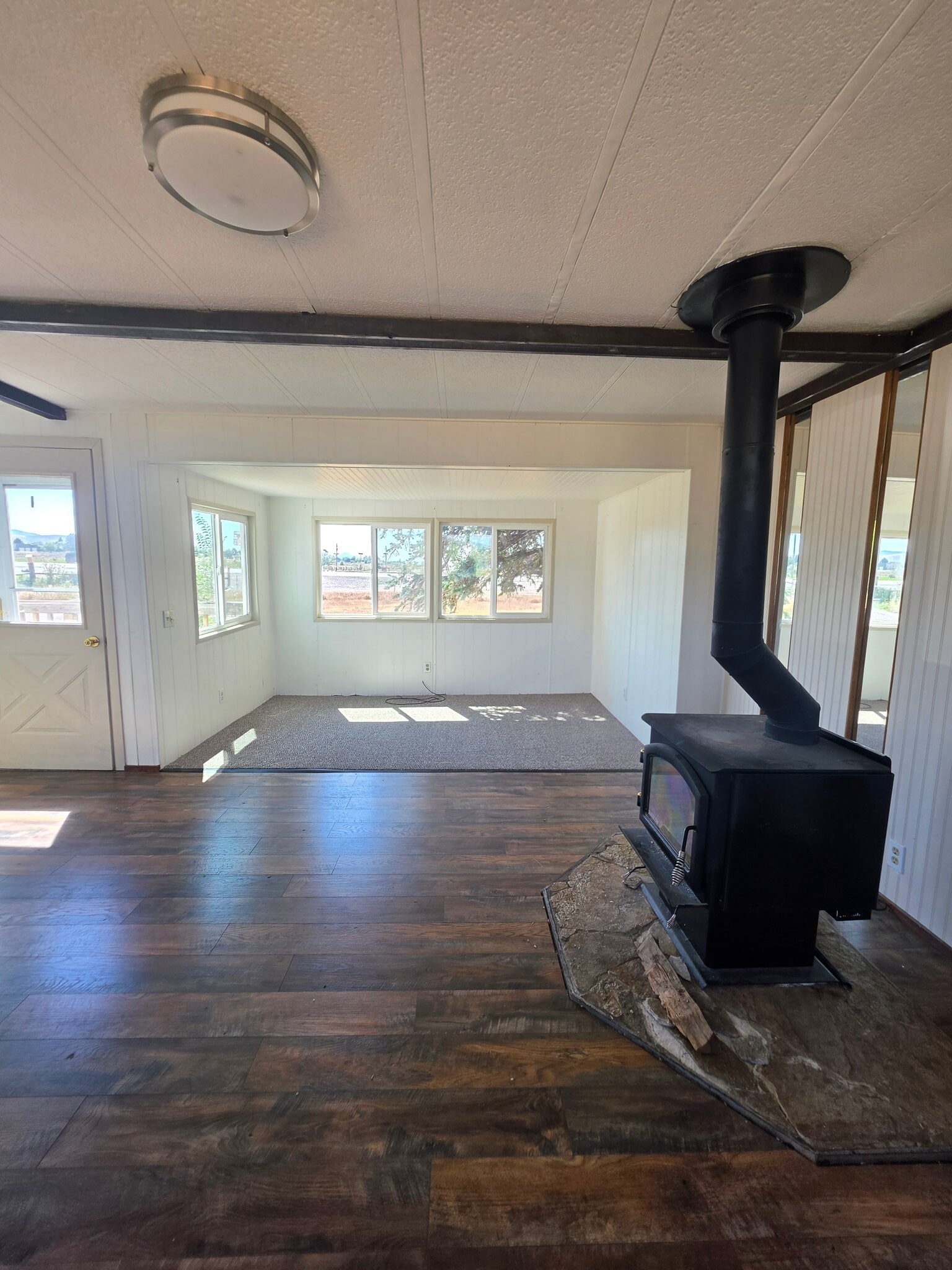 Building Photo - 1112 US-30