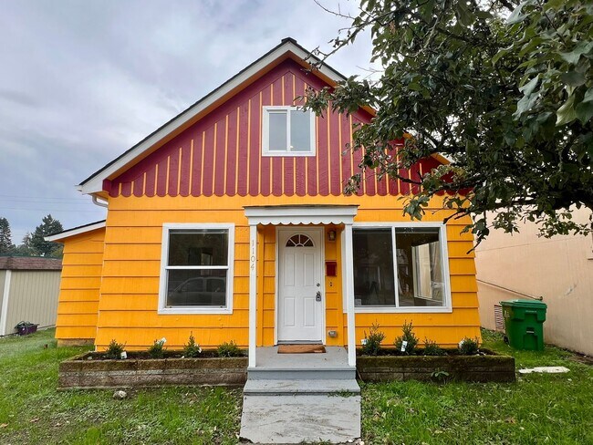 Primary Photo - Water Included! Fully Remodeled 1 BD + Loft