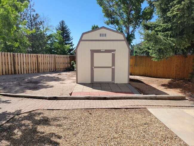 Building Photo - 8155 Tulip Tree Ct