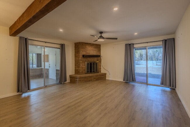 Building Photo - Green Valley Country Club Estates! 55+ Community, at least one person residing in the home must b...