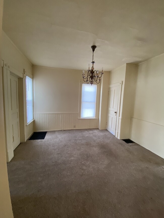 Building Photo - 557 Lafayette Ave